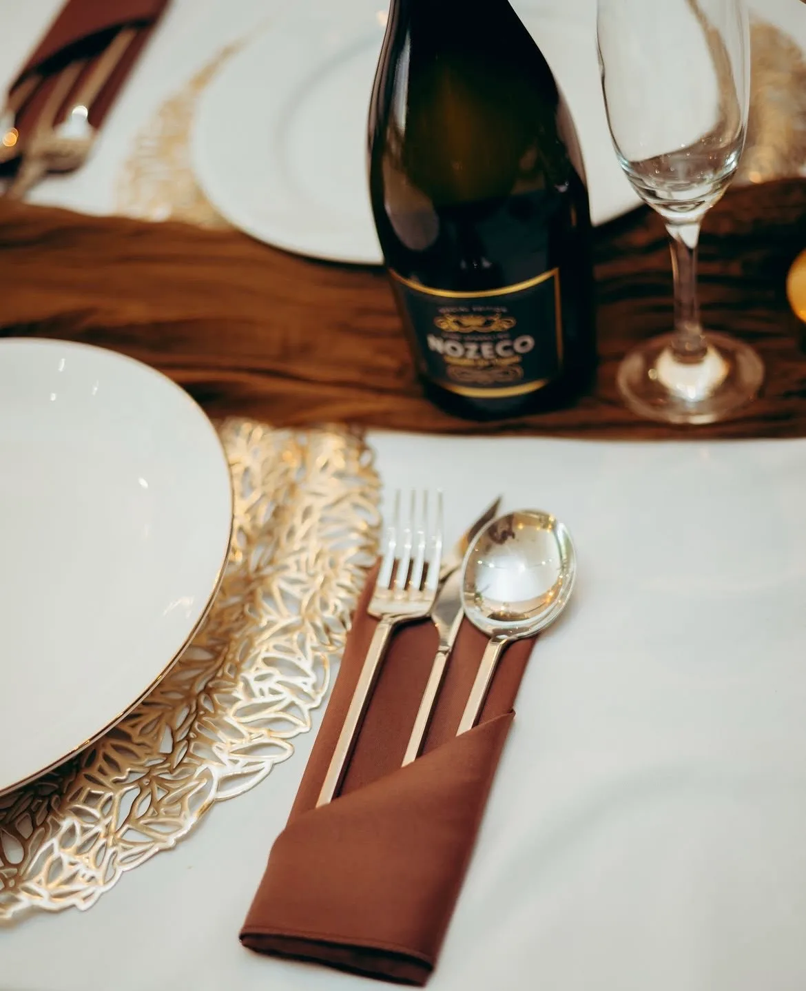 From First Dates to Family Dinners: Why Every Table Looks Different at Demi’s