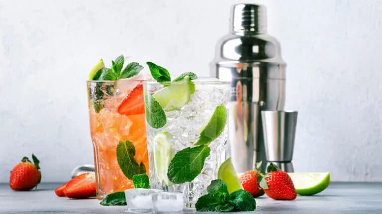 Sips & Spice: The Perfect Cocktail Pairings at Demi’s